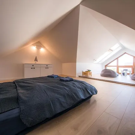 Dom Na Wzgorzu Z Widokiem Na Morze - Etezje Mechelinki