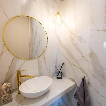 Dom Na Wzgorzu Z Widokiem Na Morze - Etezje